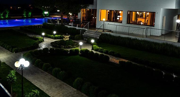 Cosmopolis Multi-Venue Aparthotel Ларнака Екстериор снимка