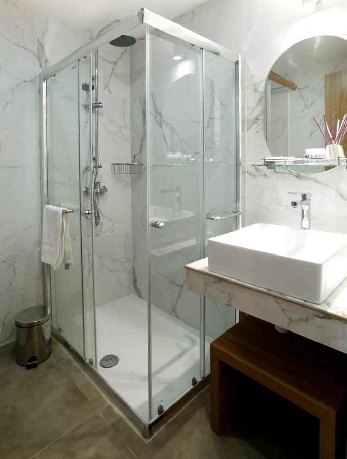 Cosmopolis Multi-Venue Aparthotel Ларнака Екстериор снимка